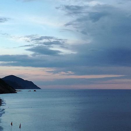 Tino Brezza Di Mare Apartment Дейва Марина Екстериор снимка